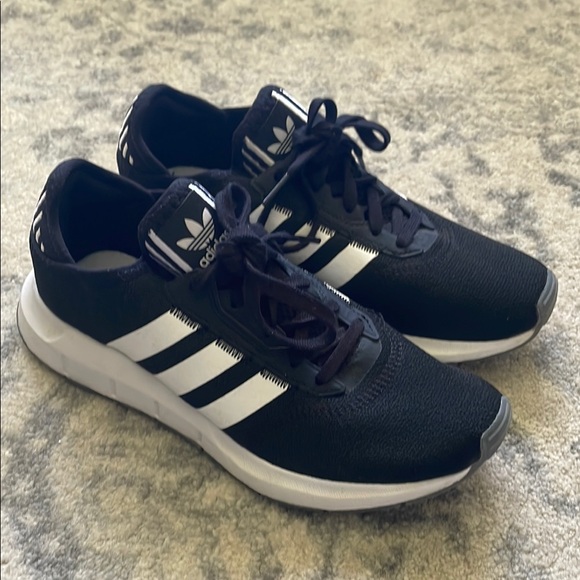 adidas Shoes - Women’s Adidas Swift Run X Sneakers